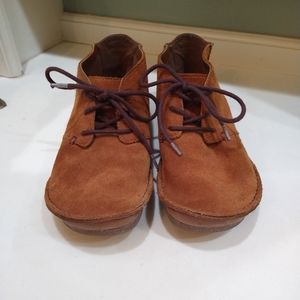 Clarks Lace-up Brown Size 9 Leather Upper Moccasin Style Shoe